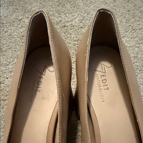 27 EDIT Naturalizer Classic Beige Heels - Picture 3 of 11